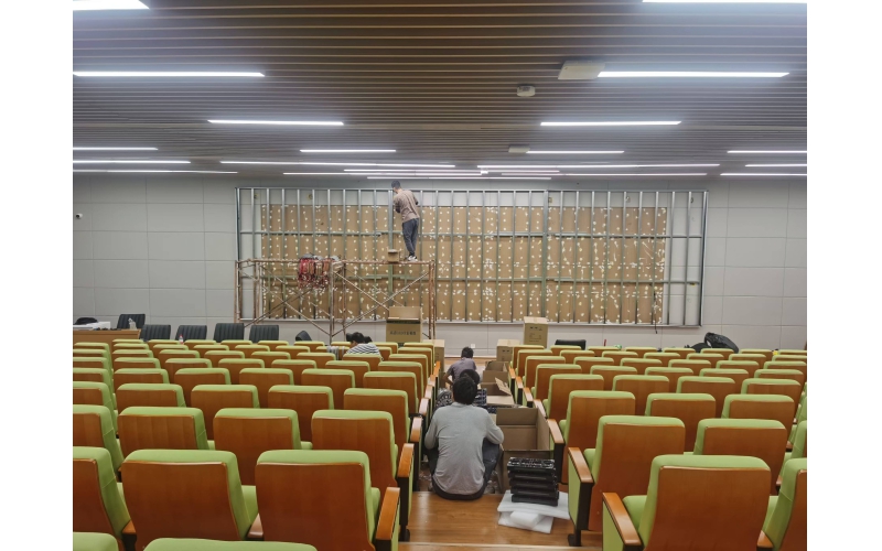 民心港人子弟學(xué)校300人報(bào)告廳